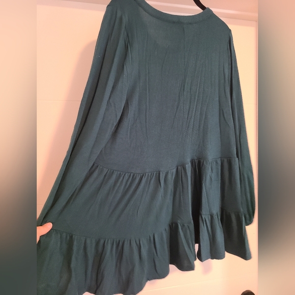 Lane Bryant winter green faux button layered peplum long sleeve top - Picture 4 of 8